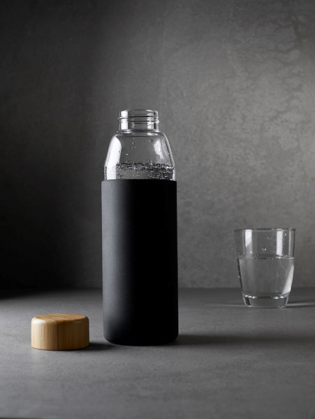 Hitzebeständige Glas-Trinkflasche 0,5 l mit Bambusdeckel, Silikonmanschette und Geschenkbox